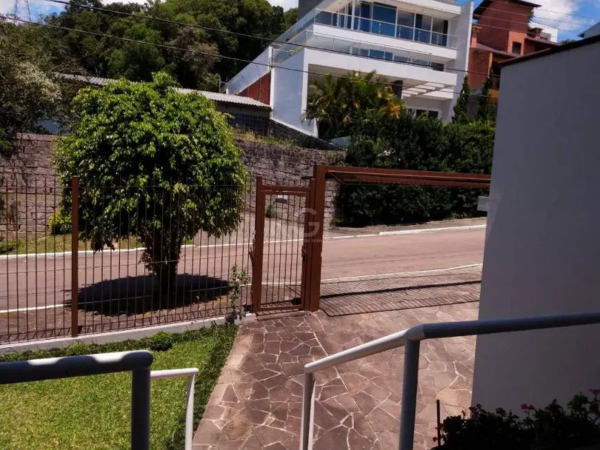 Foto 3 de Casa com 5 Quartos à venda, 400m² em Nonoai, Porto Alegre