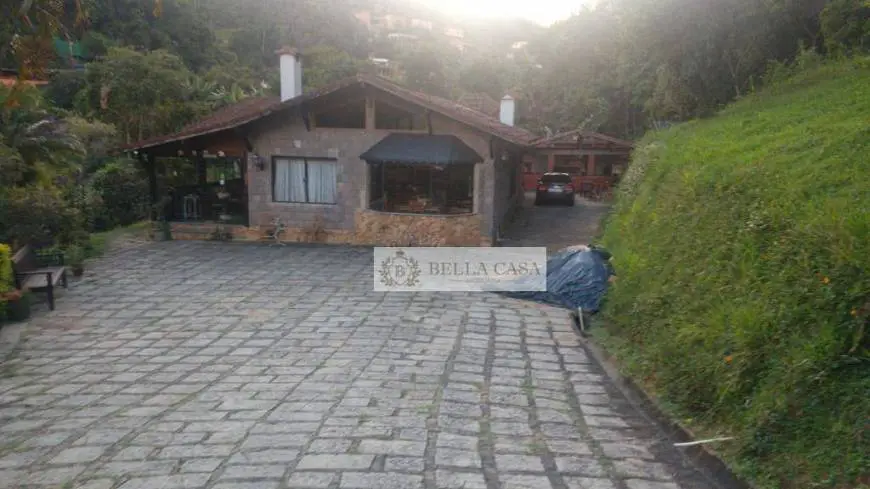 Foto 1 de Casa com 8 Quartos à venda, 2890m² em Araras, Petrópolis