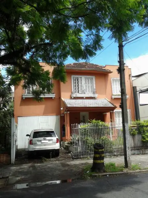 Foto 1 de Casa com 9 Quartos à venda, 300m² em Rio Branco, Porto Alegre