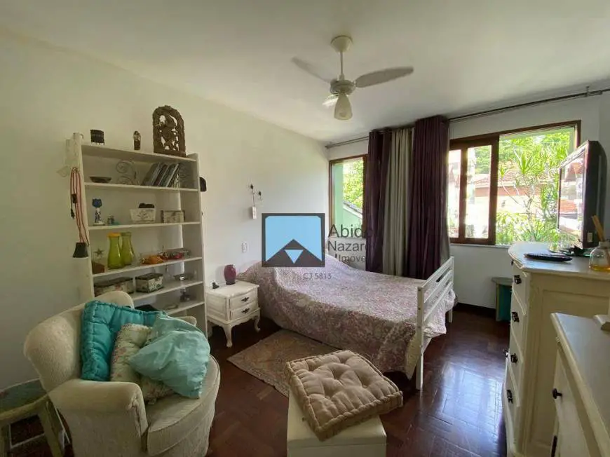Foto 1 de Casa de Condomínio com 4 Quartos à venda, 212m² em Charitas, Niterói