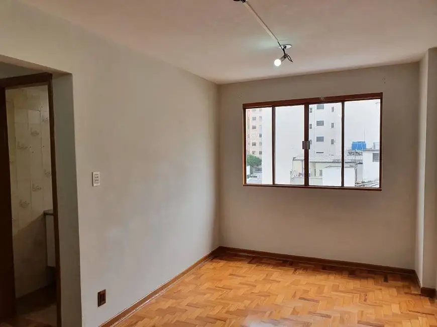 Foto 3 de Kitnet com 1 Quarto para alugar, 30m² em Liberdade, São Paulo