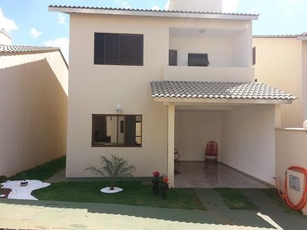 Foto 1 de Sobrado com 3 Quartos à venda, 90m² em Bucarein, Joinville