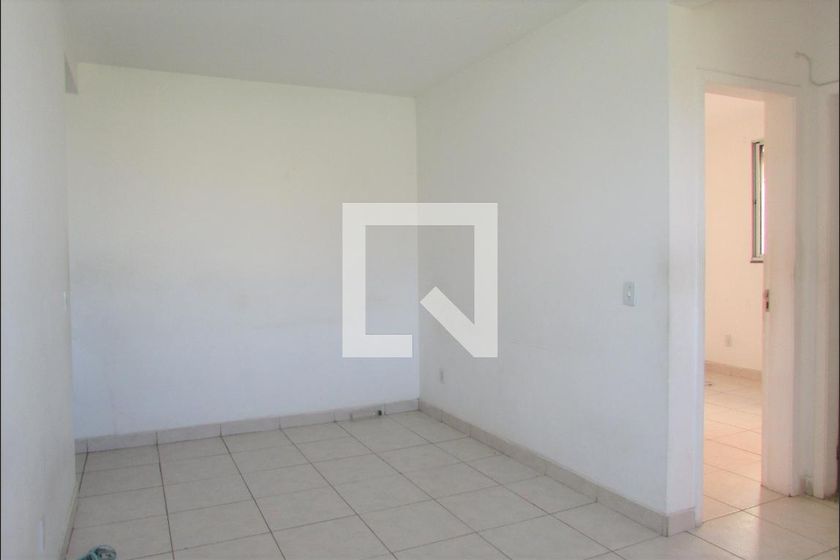 Foto 2 de Apartamento com 2 Quartos para alugar, 50m² em Campo Grande, Rio de Janeiro
