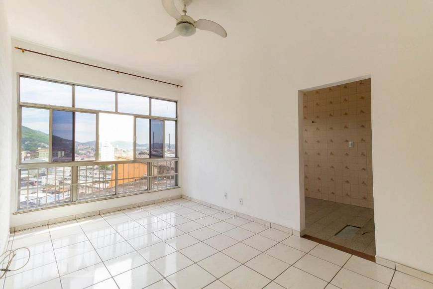 Foto 2 de Apartamento com 2 Quartos à venda, 75m² em Cascadura, Rio de Janeiro
