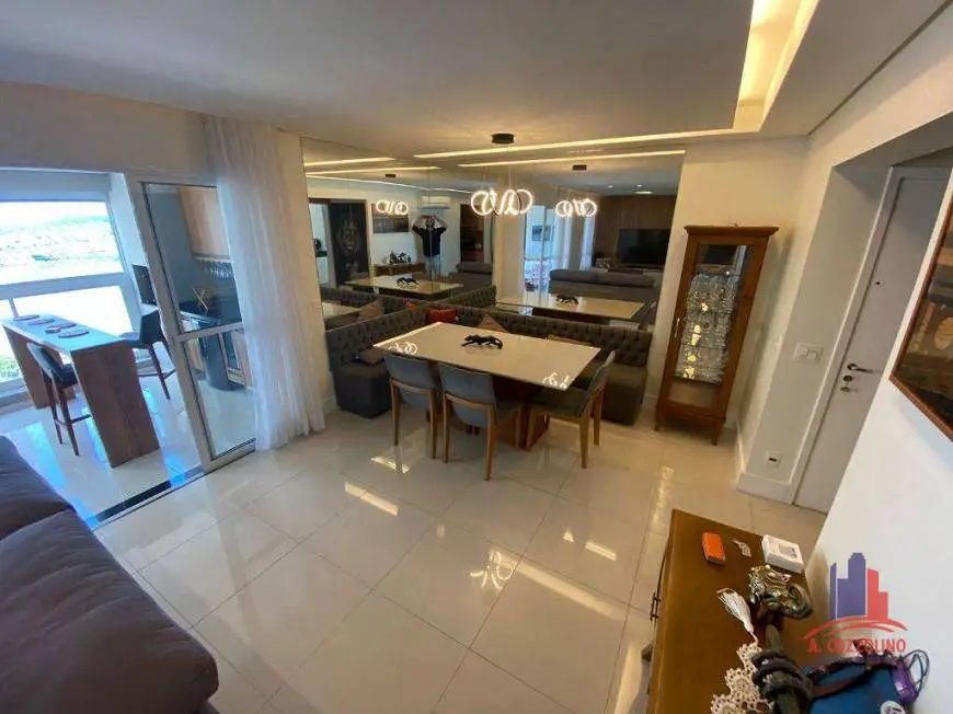 Foto 1 de Apartamento com 3 Quartos para alugar, 132m² em Ponta da Praia, Santos