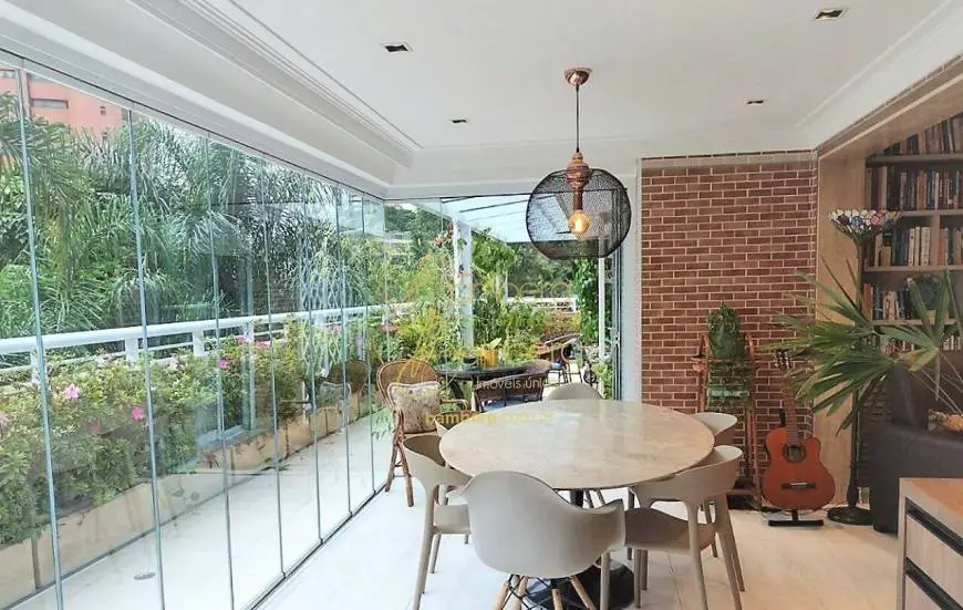 Foto 1 de Apartamento com 3 Quartos à venda, 215m² em Vila Andrade, São Paulo