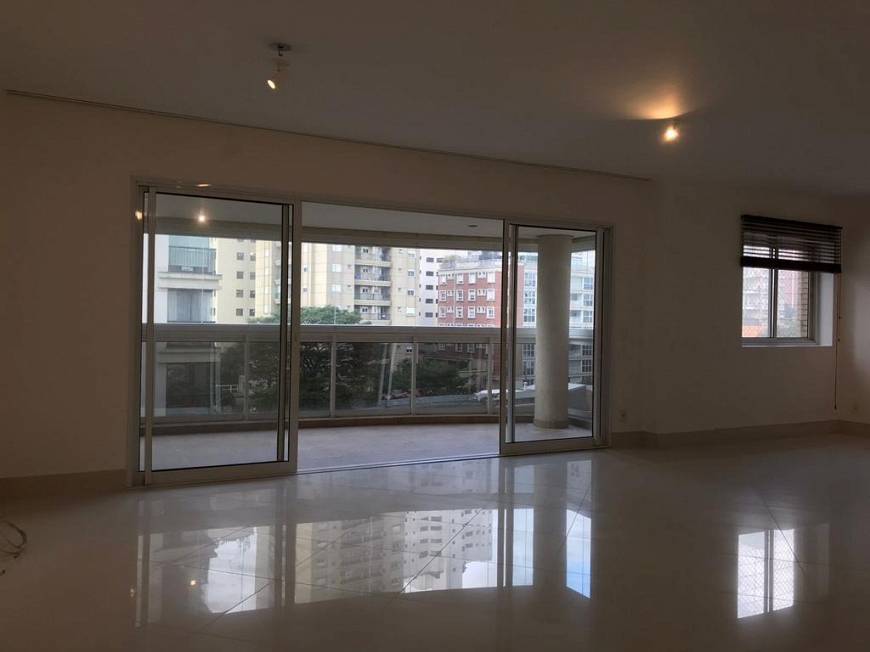 Foto 1 de Apartamento com 3 Quartos para alugar, 167m² em Vila Nova Conceição, São Paulo
