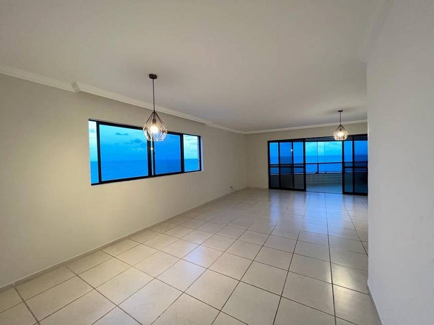 Foto 1 de Apartamento com 4 Quartos para alugar, 155m² em Boa Viagem, Recife