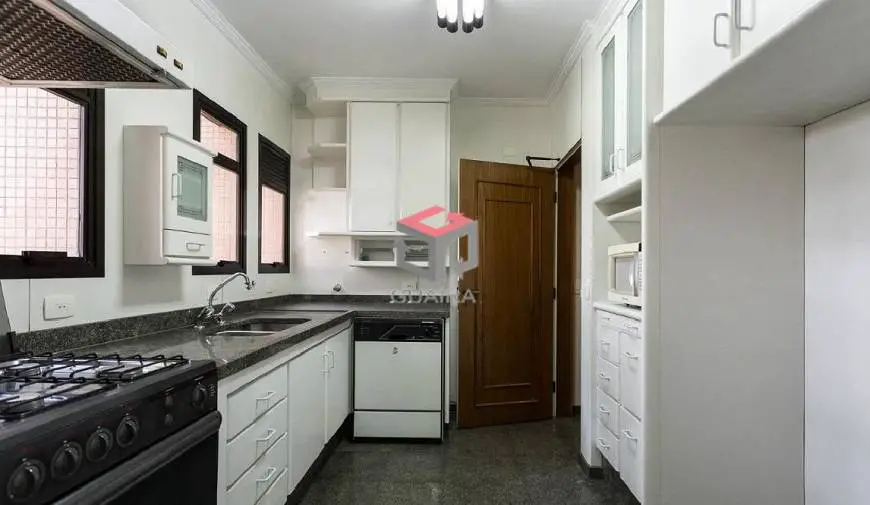 Foto 5 de Apartamento com 4 Quartos à venda, 235m² em Planalto Paulista, São Paulo