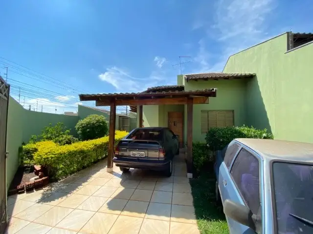Foto 1 de Casa com 3 Quartos à venda, 160m² em Aeroporto, Londrina