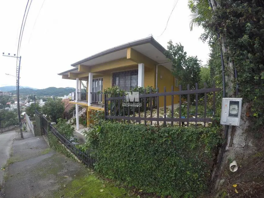Foto 2 de Casa com 3 Quartos para alugar, 135m² em Águas Claras, Brusque
