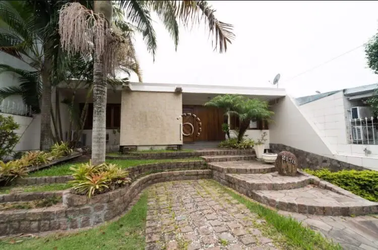 Foto 1 de Casa com 3 Quartos à venda, 263m² em Ipanema, Porto Alegre