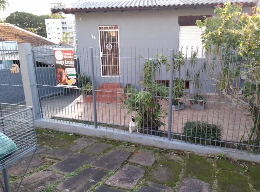 Foto 1 de Casa com 4 Quartos à venda, 200m² em Jardim Floresta, Porto Alegre