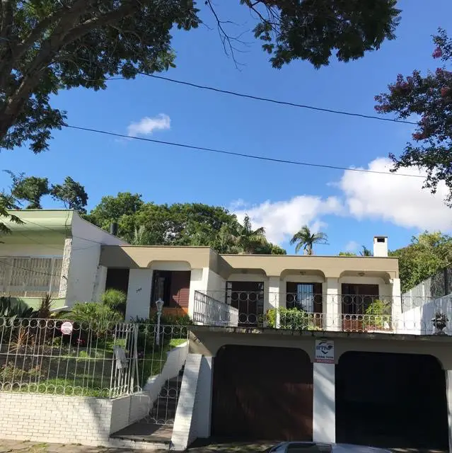 Foto 1 de Casa com 5 Quartos à venda, 280m² em Vila Assunção, Porto Alegre