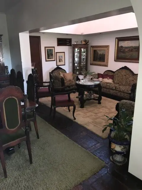 Foto 2 de Casa com 5 Quartos à venda, 280m² em Vila Assunção, Porto Alegre