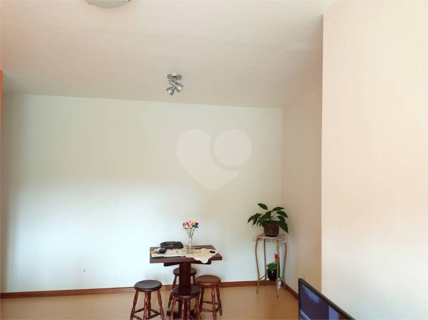 Foto 5 de Apartamento com 2 Quartos à venda, 67m² em Ipanema, Porto Alegre