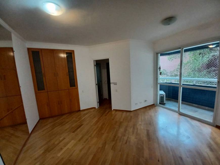 Foto 1 de Apartamento com 2 Quartos para alugar, 67m² em Moema, São Paulo