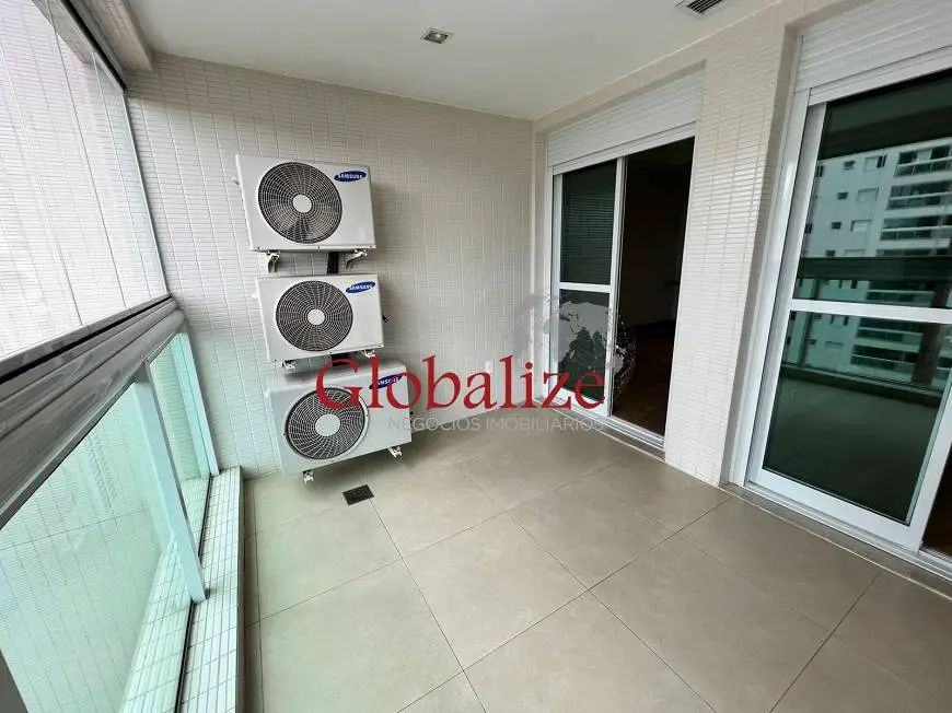 Foto 3 de Apartamento com 2 Quartos à venda, 135m² em Ponta da Praia, Santos