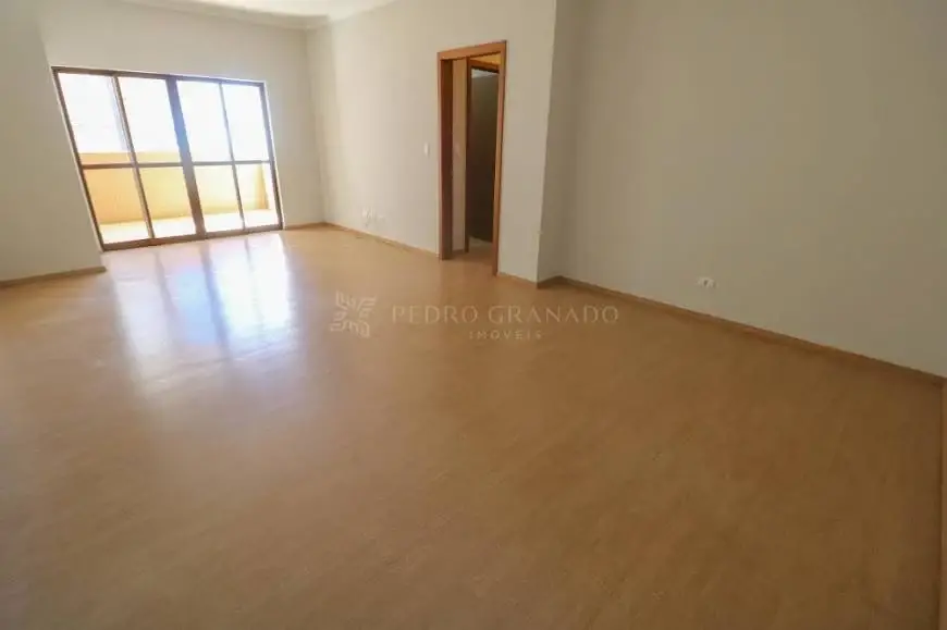 Foto 1 de Apartamento com 3 Quartos para alugar, 129m² em Centro, Maringá