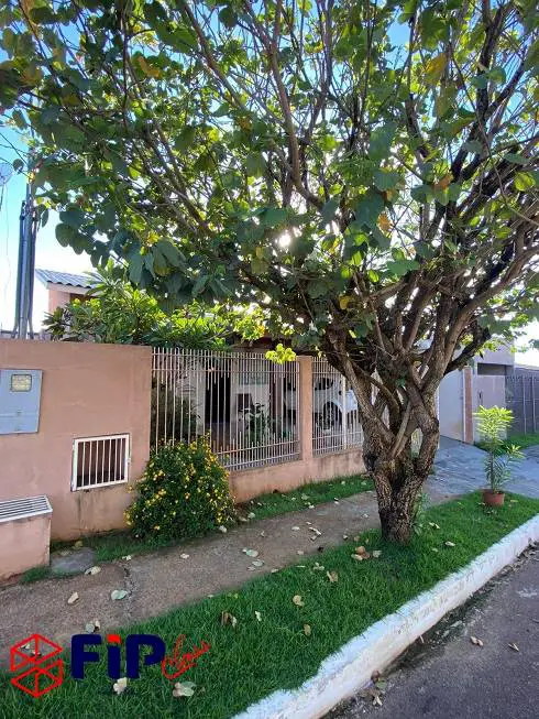 Foto 1 de Casa com 2 Quartos à venda, 47m² em Centro Sul, Sorriso