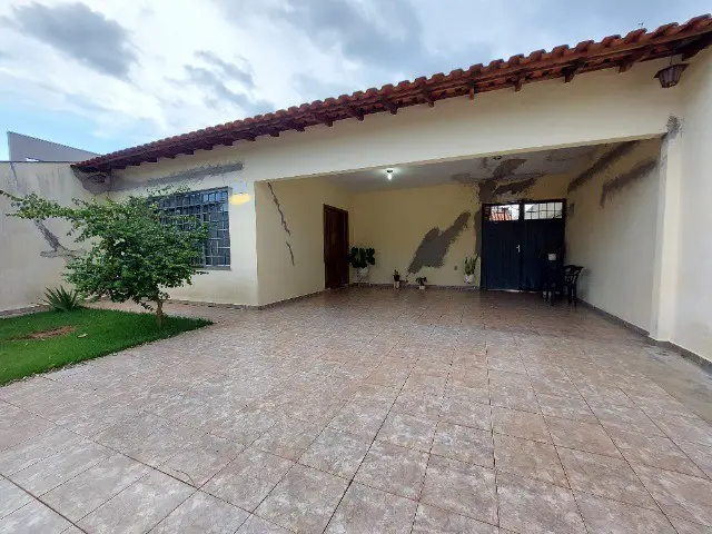 Foto 1 de Casa com 3 Quartos à venda, 147m² em Antares, Londrina