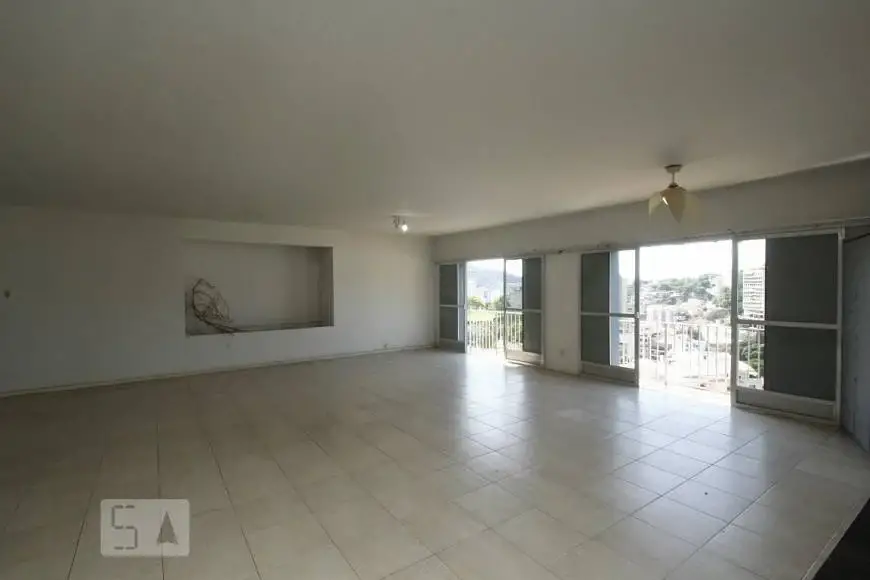 Foto 1 de Casa com 4 Quartos para alugar, 430m² em Laranjeiras, Rio de Janeiro