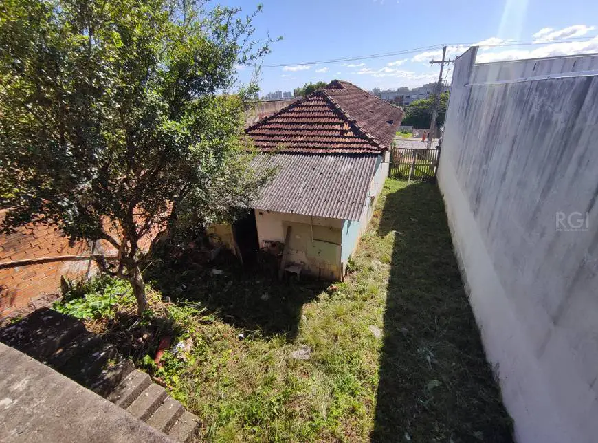 Foto 1 de Lote/Terreno à venda, 339m² em Vila Jardim, Porto Alegre