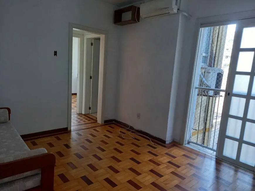 Foto 2 de Apartamento com 2 Quartos para alugar, 70m² em Centro, Porto Alegre