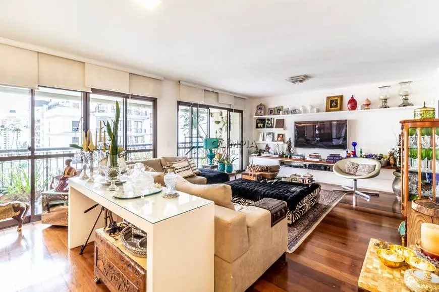Foto 2 de Apartamento com 3 Quartos para alugar, 180m² em Campo Belo, São Paulo