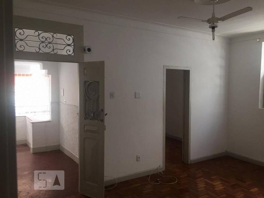 Foto 1 de Apartamento com 3 Quartos para alugar, 110m² em Icaraí, Niterói