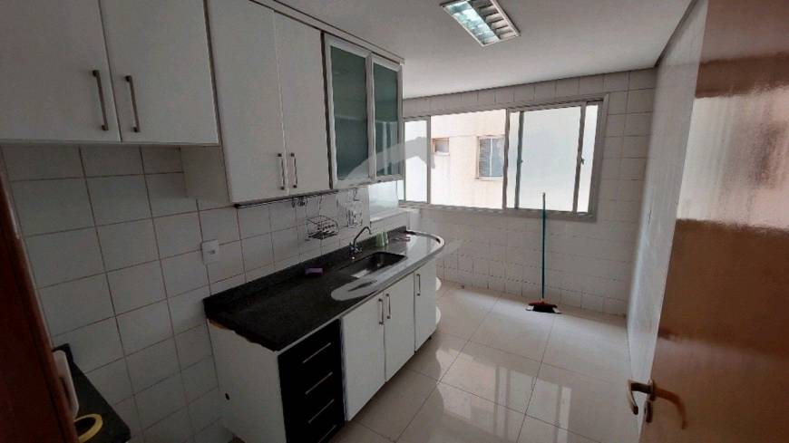 Foto 4 de Apartamento com 3 Quartos para alugar, 85m² em Norte, Brasília