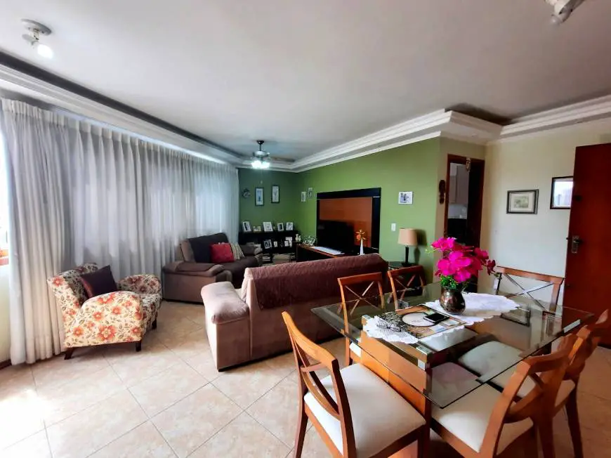 Foto 2 de Apartamento com 3 Quartos à venda, 110m² em Vila Ipiranga, Porto Alegre