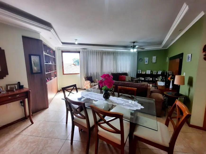 Foto 3 de Apartamento com 3 Quartos à venda, 110m² em Vila Ipiranga, Porto Alegre