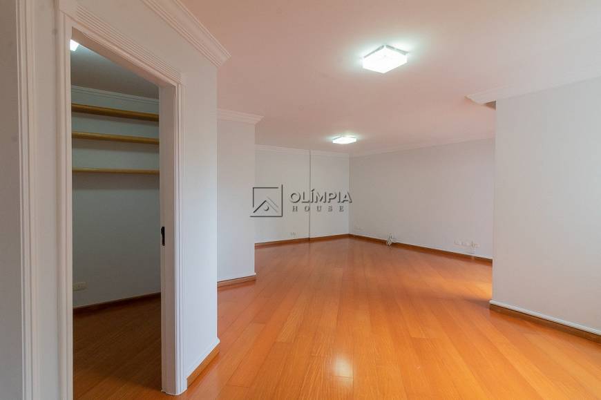 Foto 4 de Apartamento com 3 Quartos para alugar, 125m² em Vila Olímpia, São Paulo