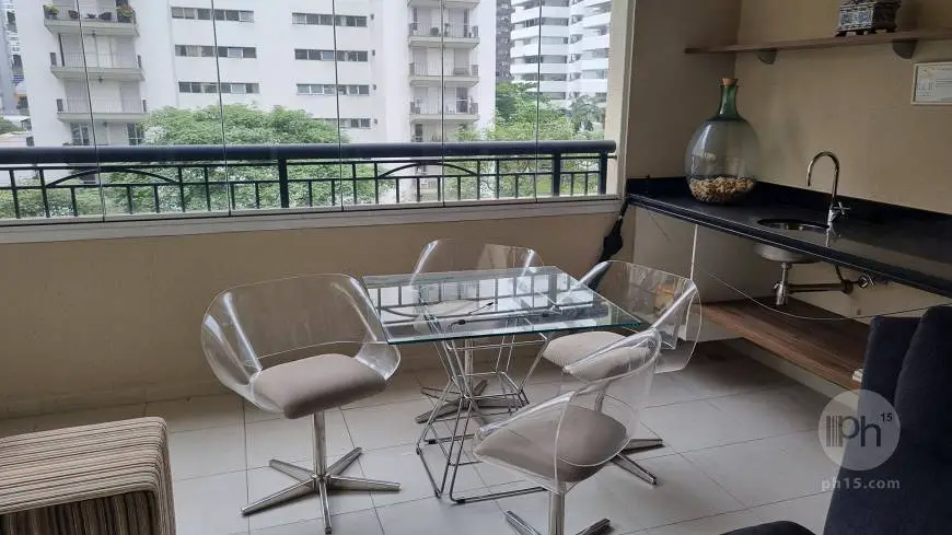 Foto 1 de Apartamento com 4 Quartos para alugar, 164m² em Moema, São Paulo
