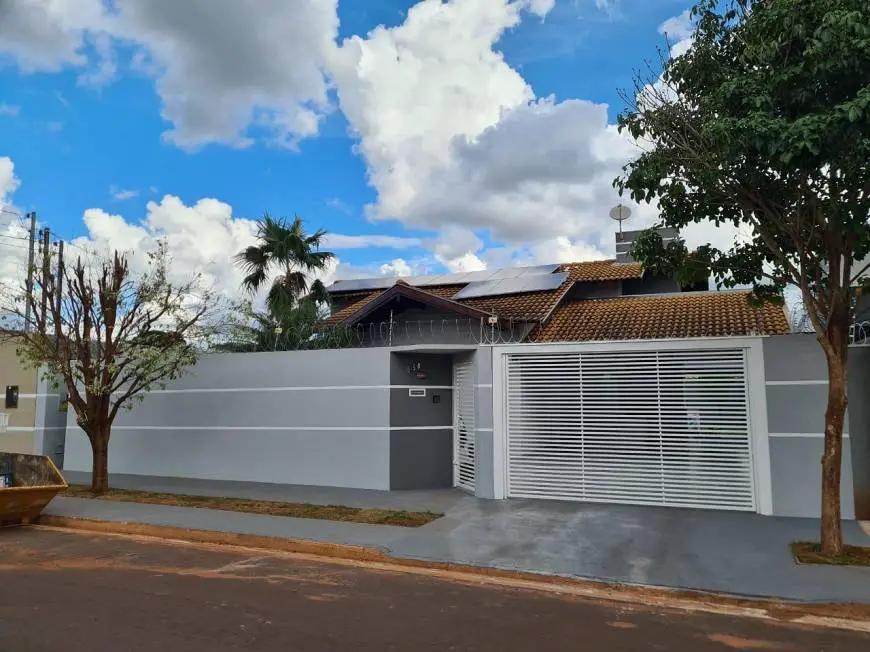 Foto 1 de Casa com 2 Quartos à venda, 140m² em Parque Residencial Rita Vieira, Campo Grande