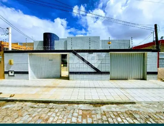 Foto 2 de Casa com 3 Quartos à venda, 288m² em Candelária, Natal