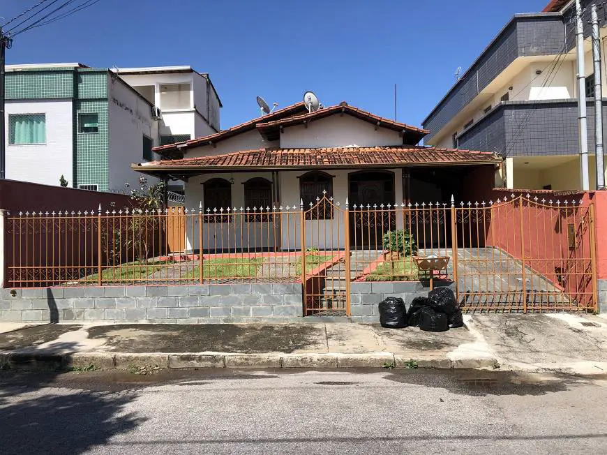 Foto 1 de Casa com 3 Quartos para alugar, 150m² em Santa Lucia, Betim