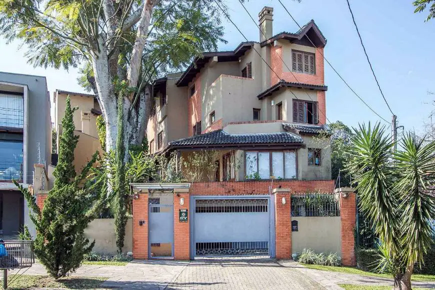 Foto 1 de Casa com 3 Quartos à venda, 235m² em Vila Assunção, Porto Alegre
