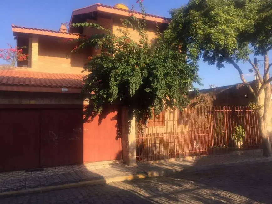 Foto 1 de Casa com 4 Quartos à venda, 323m² em Centro, Lorena
