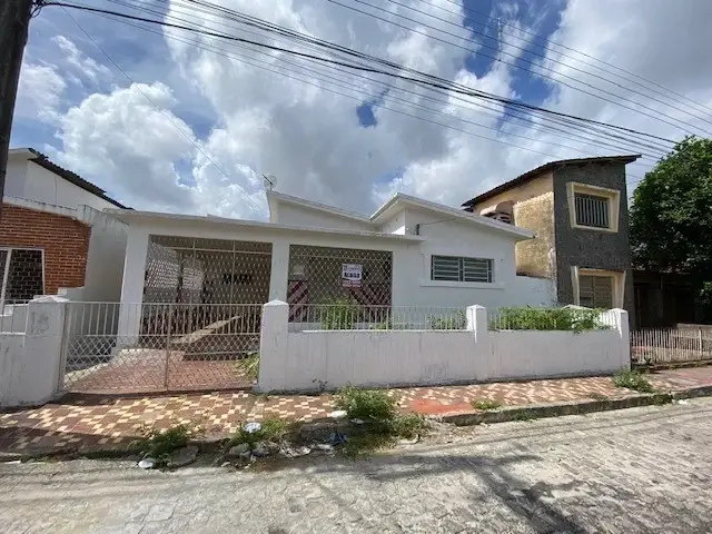 Foto 1 de Casa com 4 Quartos para alugar, 110m² em Trincheiras, João Pessoa