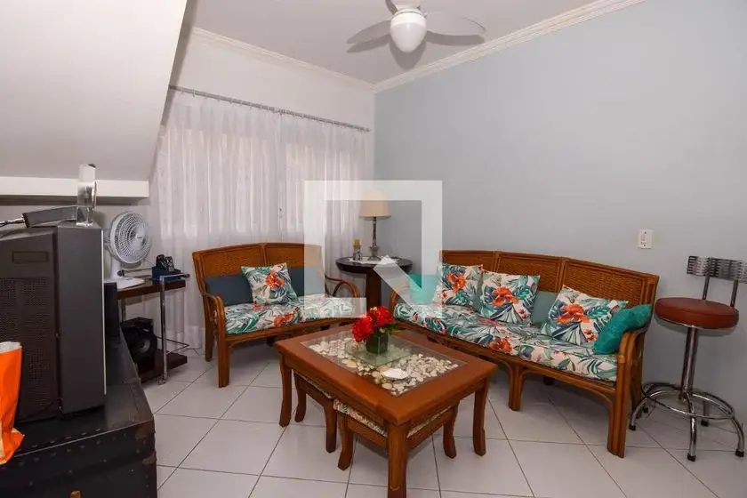 Foto 1 de Casa de Condomínio com 3 Quartos para alugar, 152m² em Enseada, Guarujá