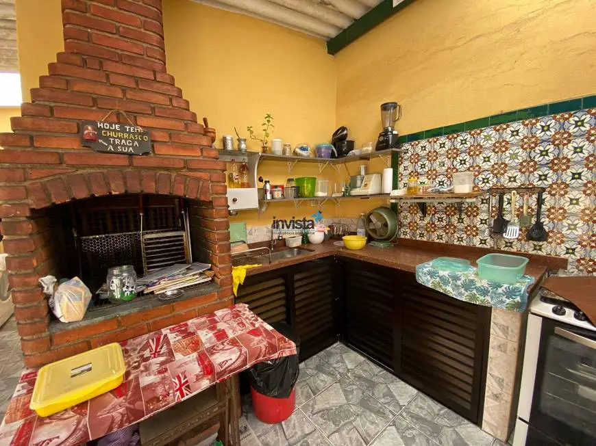 Foto 1 de Sobrado com 8 Quartos à venda, 246m² em Campo Grande, Santos