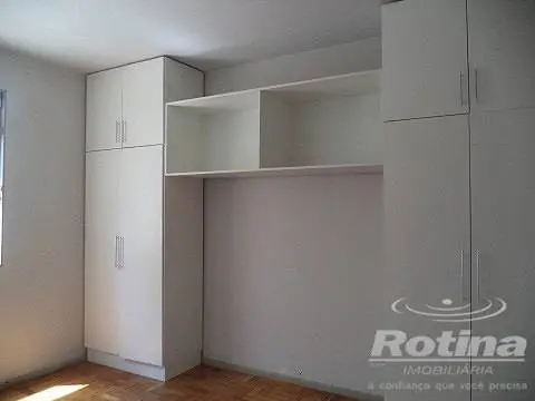 Foto 4 de Apartamento com 2 Quartos para alugar, 60m² em Nossa Senhora Aparecida, Uberlândia