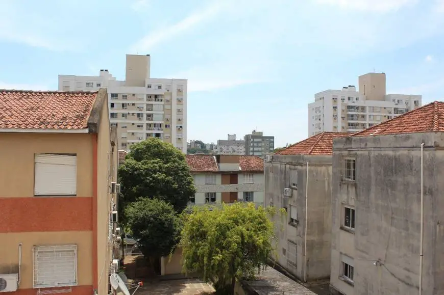 Foto 3 de Apartamento com 2 Quartos à venda, 69m² em São Sebastião, Porto Alegre
