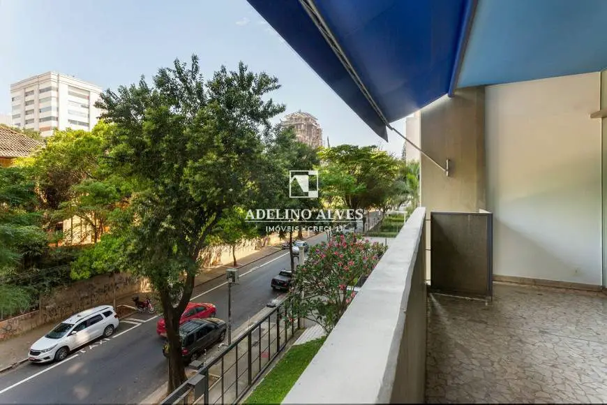 Foto 2 de Apartamento com 3 Quartos para alugar, 200m² em Bela Vista, São Paulo
