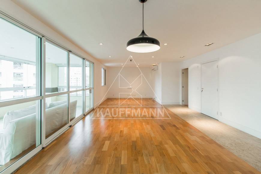 Foto 1 de Apartamento com 3 Quartos para venda ou aluguel, 188m² em Itaim Bibi, São Paulo