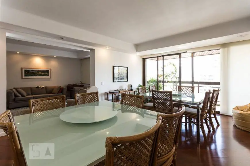 Foto 2 de Apartamento com 3 Quartos para alugar, 210m² em Itaim Bibi, São Paulo