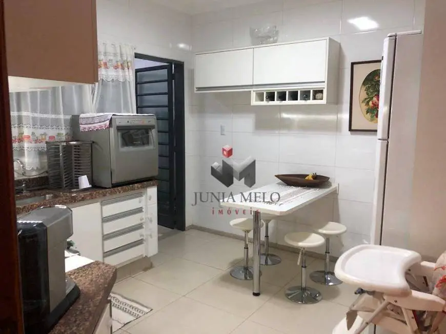 Foto 3 de Apartamento com 3 Quartos à venda, 95m² em Jardim Irajá, Ribeirão Preto