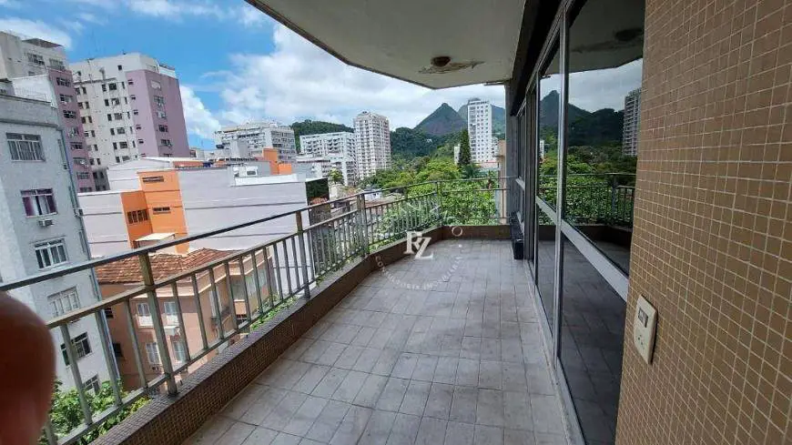 Foto 1 de Apartamento com 3 Quartos à venda, 140m² em Laranjeiras, Rio de Janeiro